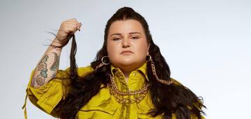 With arrows on her eyes and massive jewelry: alyona alyona charmed with a stylish look. Photo