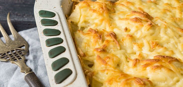 Delicious and hearty vegetable and meat casserole: a quick lunch dish