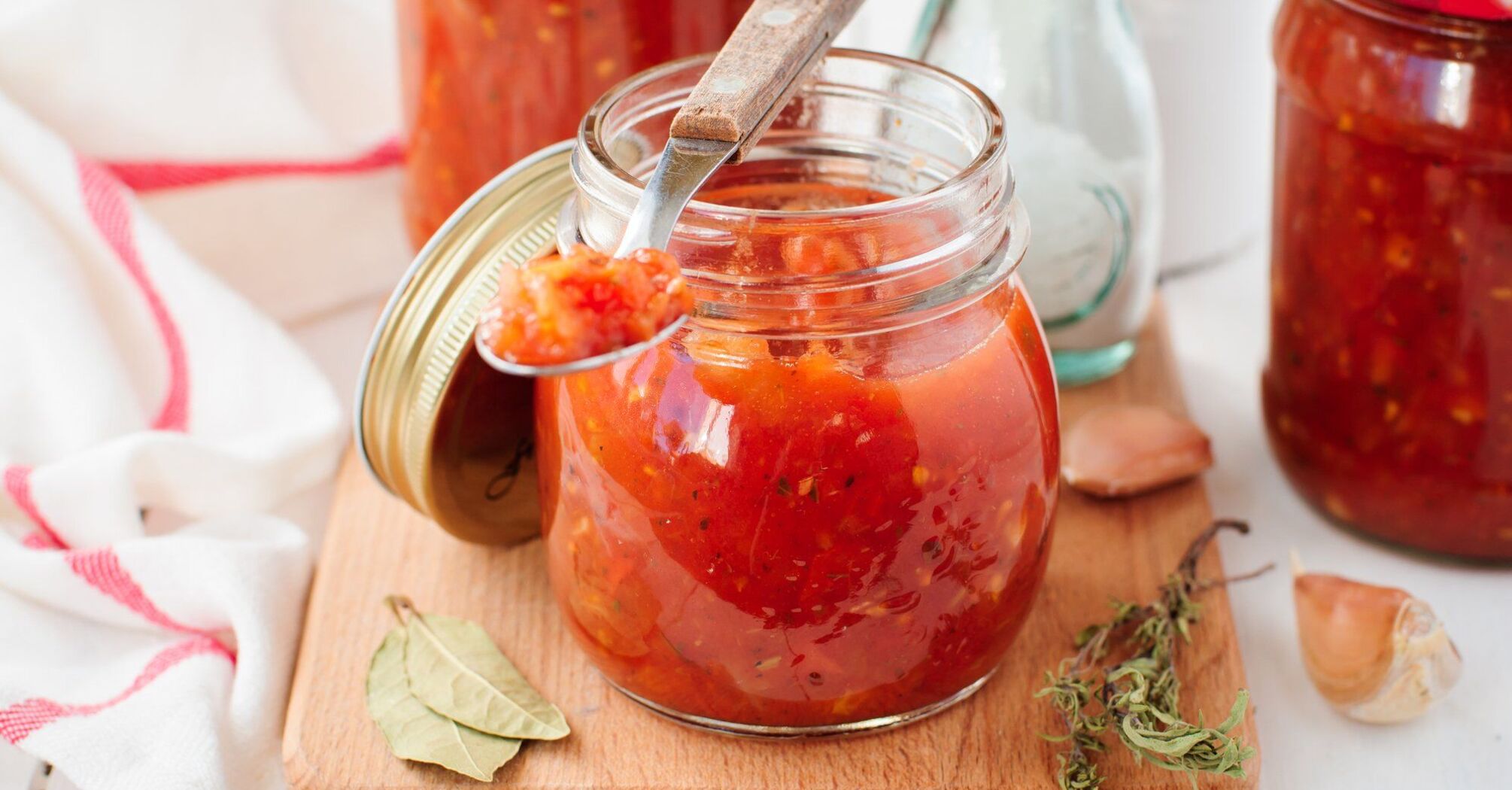 Thick starch-free homemade ketchup with peppers
