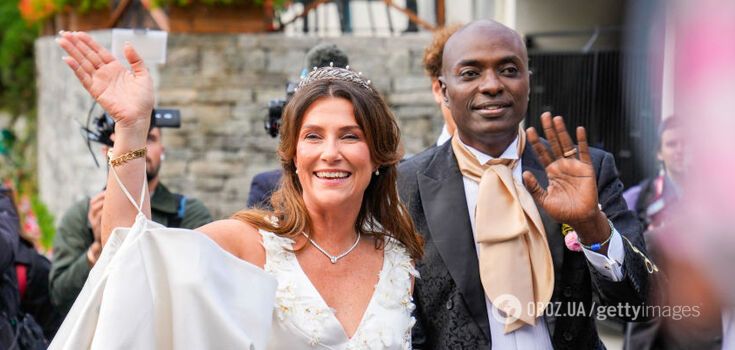 With roses and against the backdrop of mountains: how the wedding of the Norwegian princess, who abdicated the throne because of her beloved "shaman", took place. Photo