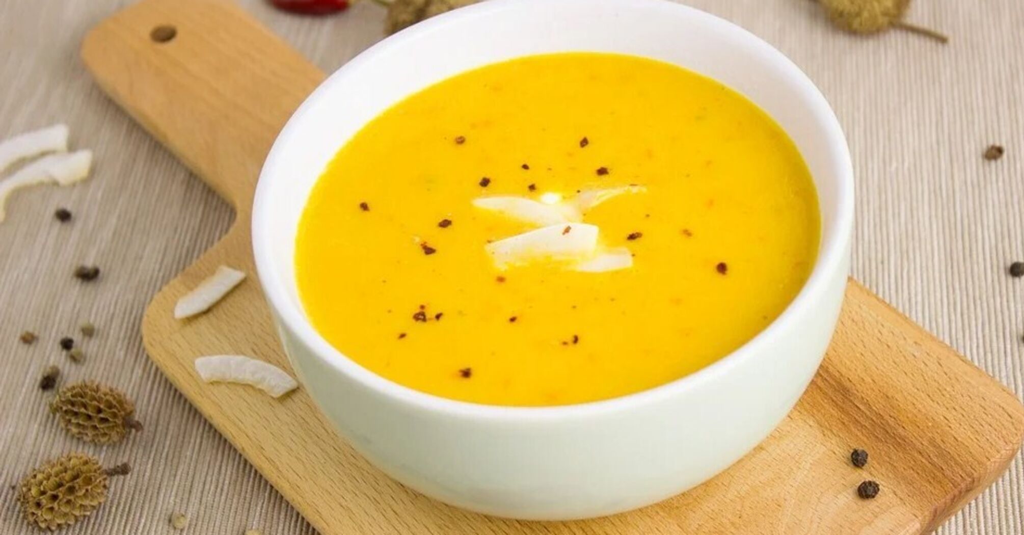 Pumpkin puree soup: what ingredient will make the dish tender and flavorful