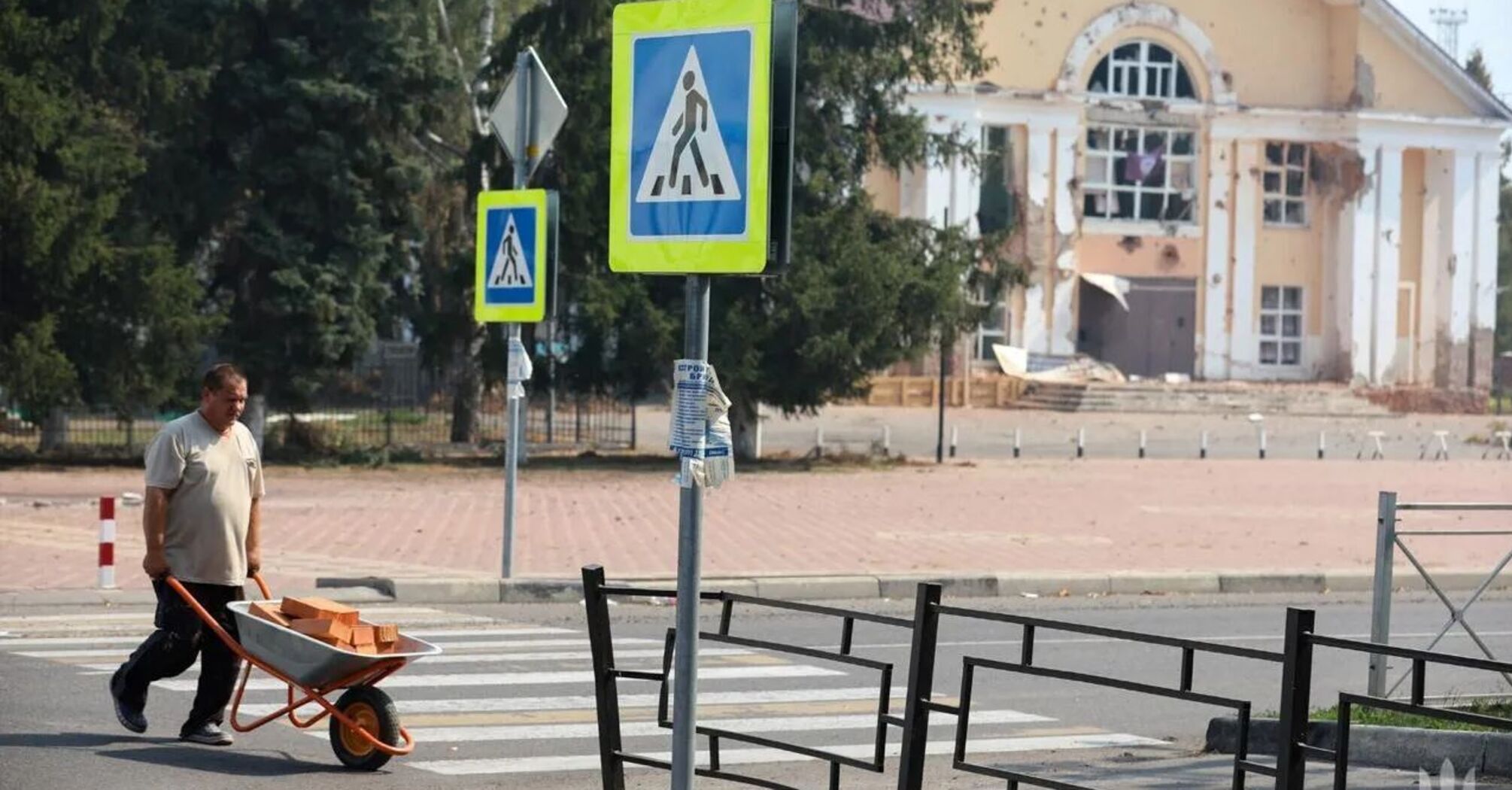 "We are out of politics": Russian civilians in Sudzha do not understand why the Russian army is shelling them and does not give them a "green corridor"