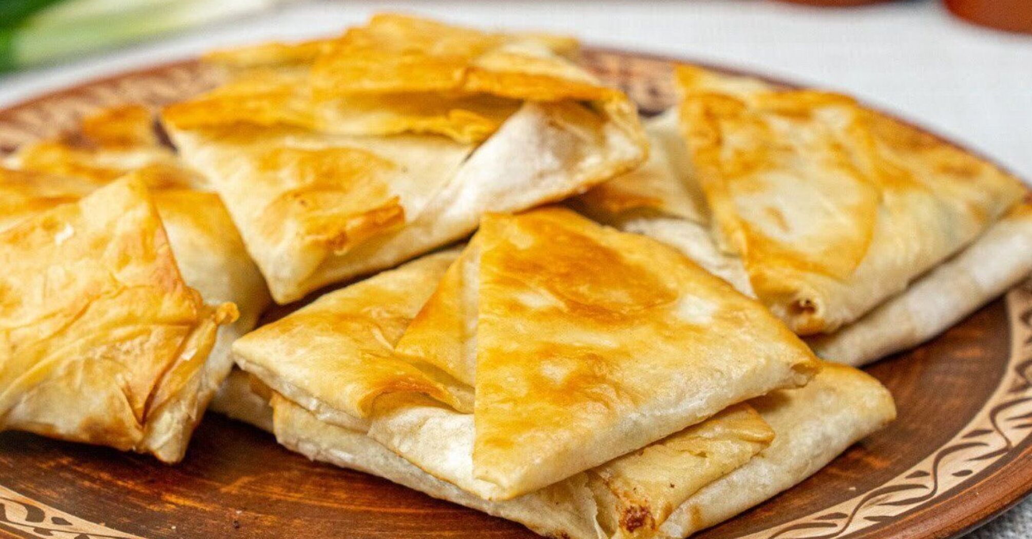 "Envelopes" of pita bread with cheese filling: a recipe for the fastest appetizer