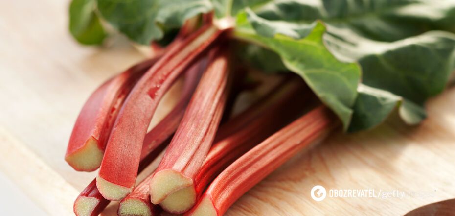 Rhubarb helps regulate blood pressure and improves blood circulation