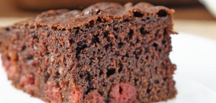 Moist chocolate semolina cake with cherries: cooked with kefir