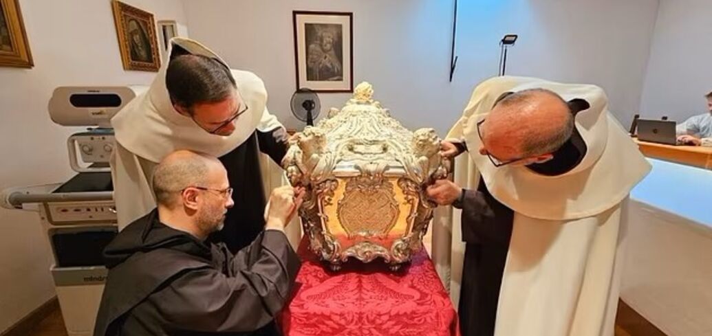 A miracle of God! The body of St. Teresa, who died almost 450 years ago, was found incorrupt in Spain. Video and photos