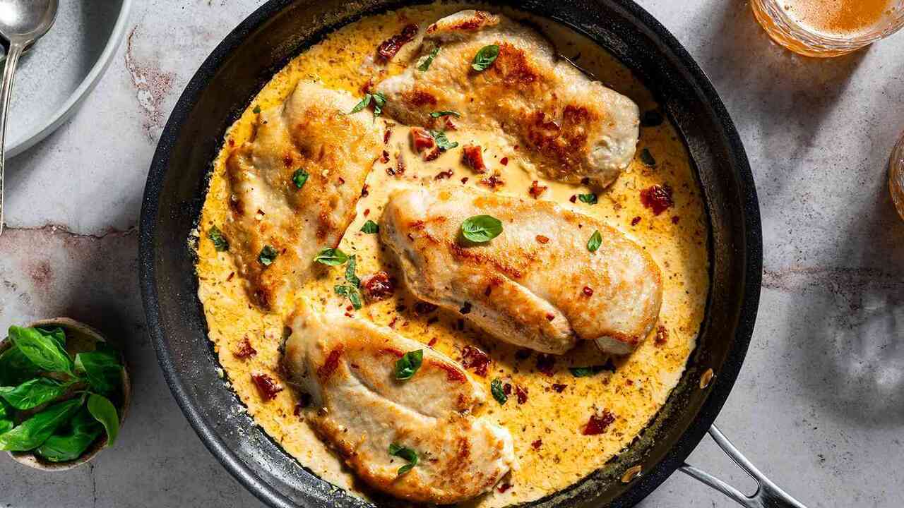 Chicken fillet will definitely turn out juicy: how to cook meat quickly and deliciously