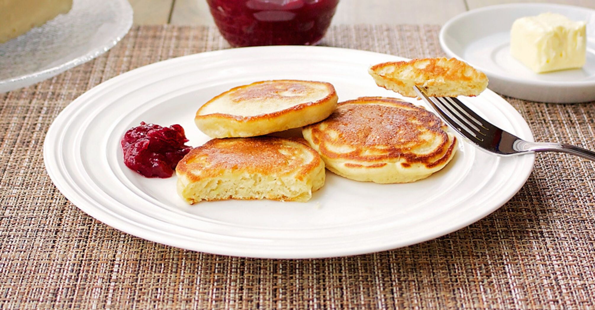 Fluffy apple pancakes: how to make the perfect dough