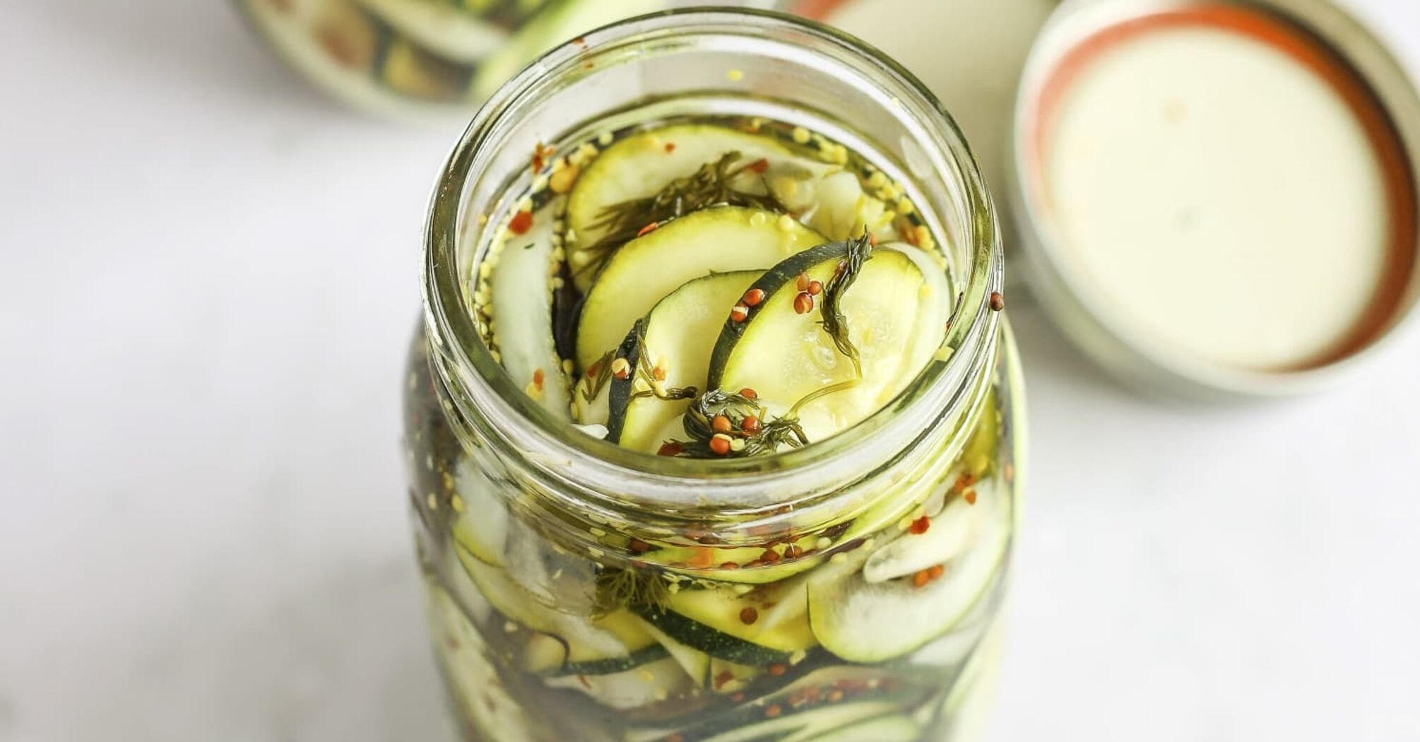 Pickled zucchini 'Snack': delicious to close for the winter