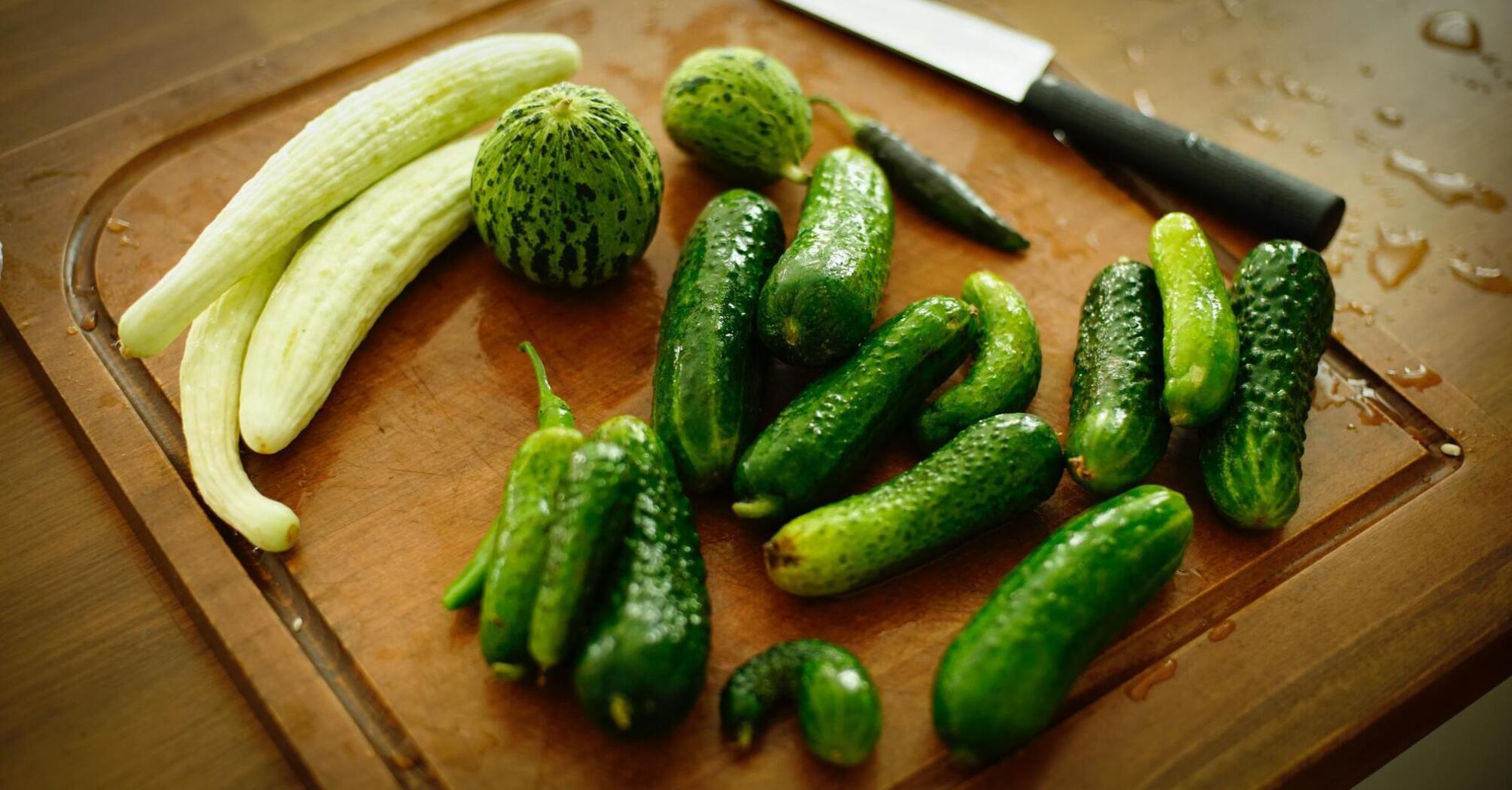 How to pickle cucumbers to make them crispy: they cook very quickly