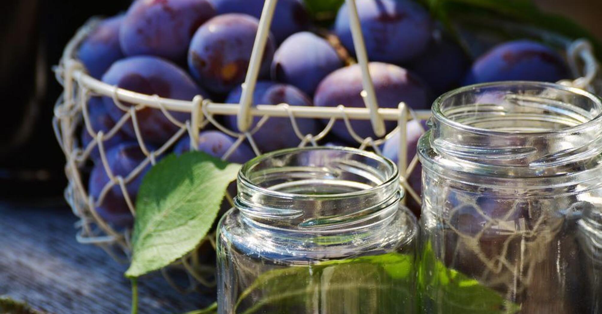 How to dry plums for the winter: the method is suitable for the dryer