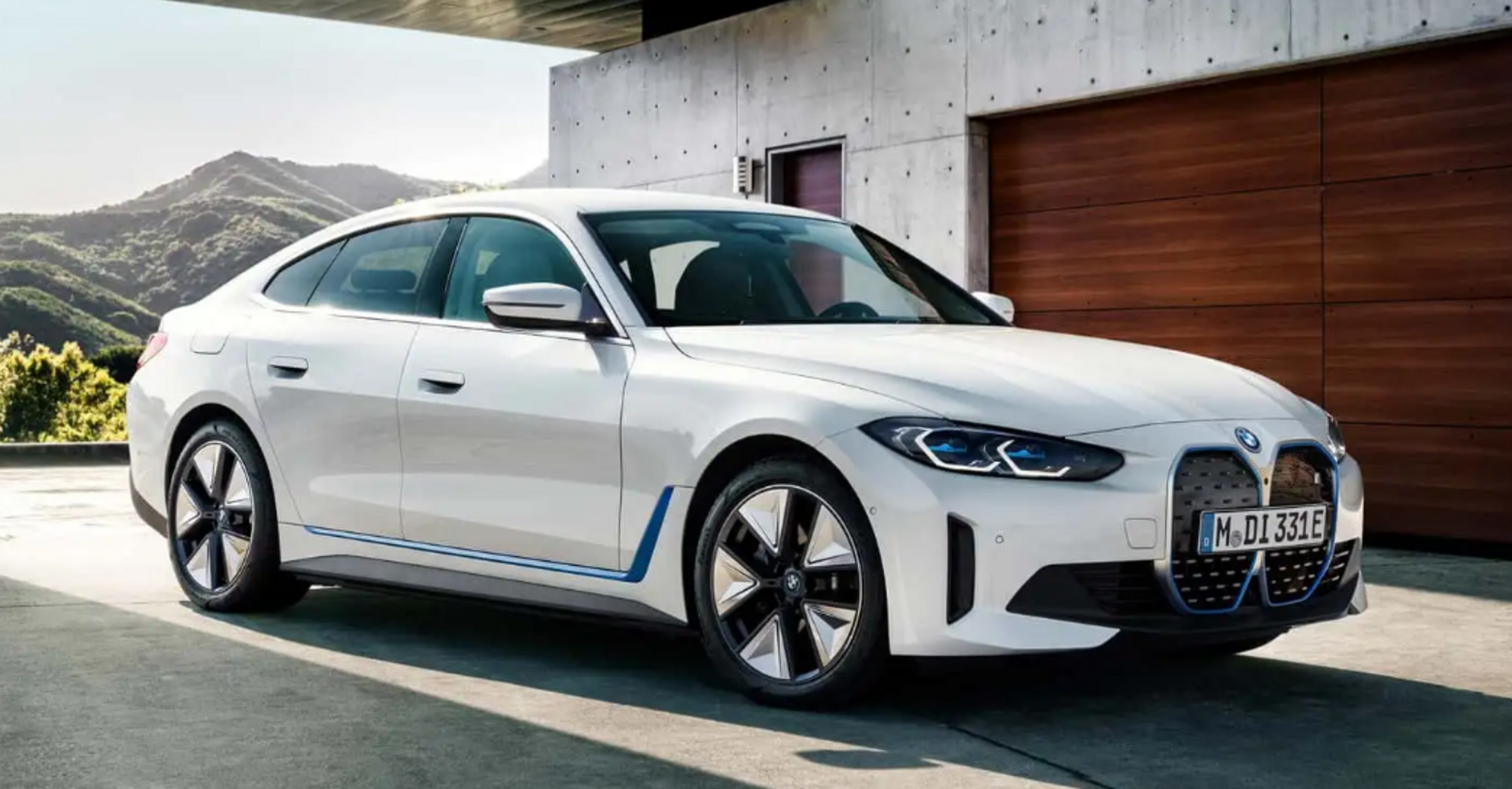 BMW has created a 4 Series sedan: critics are impressed