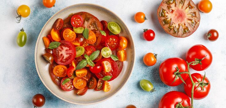 The easiest tomato salad with stracciatella: 3 minutes to prepare