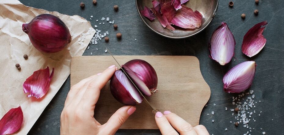 How to cut onions without tears