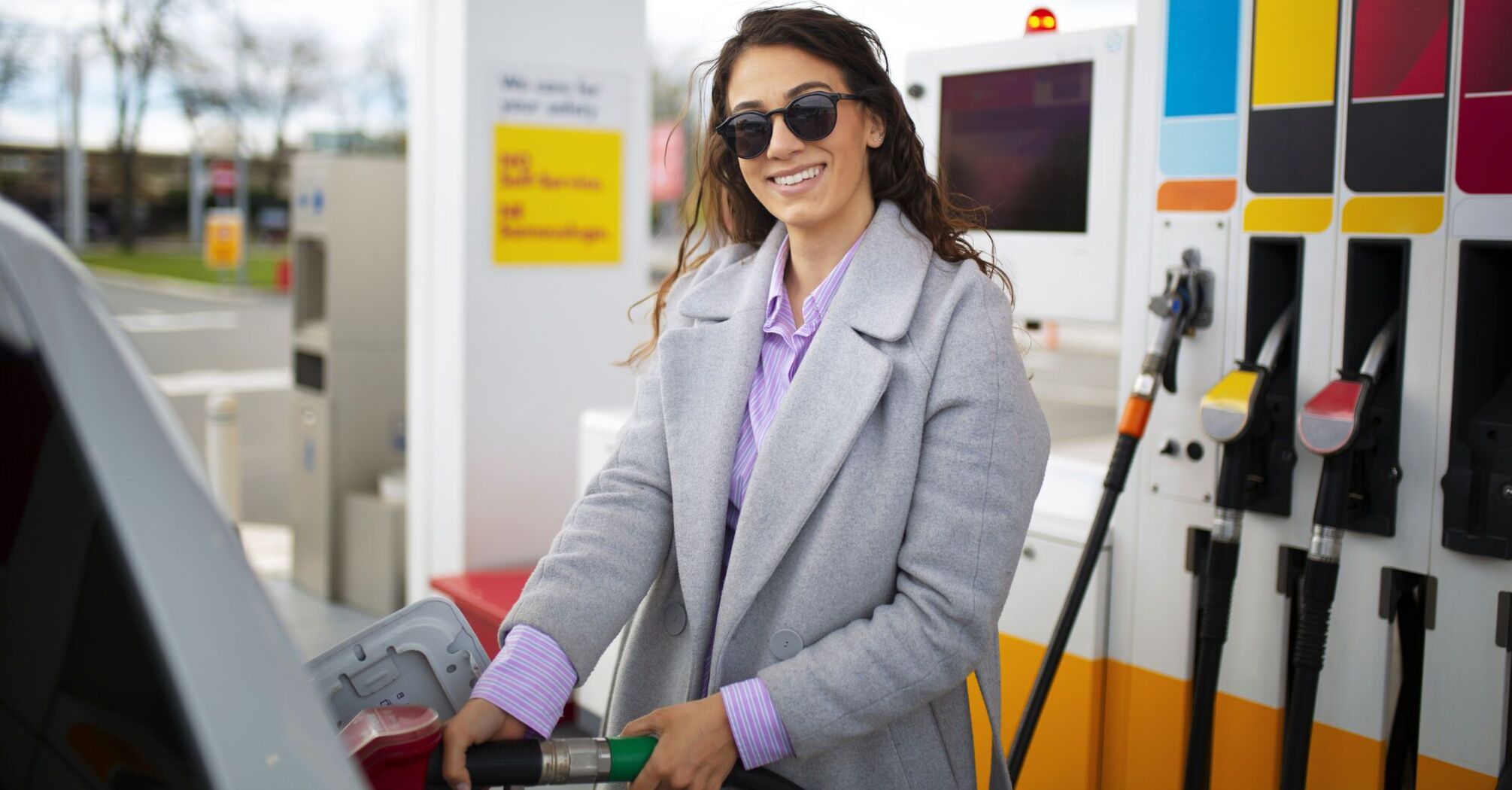 Motorists should know this: how to get rid of gasoline odor on clothes