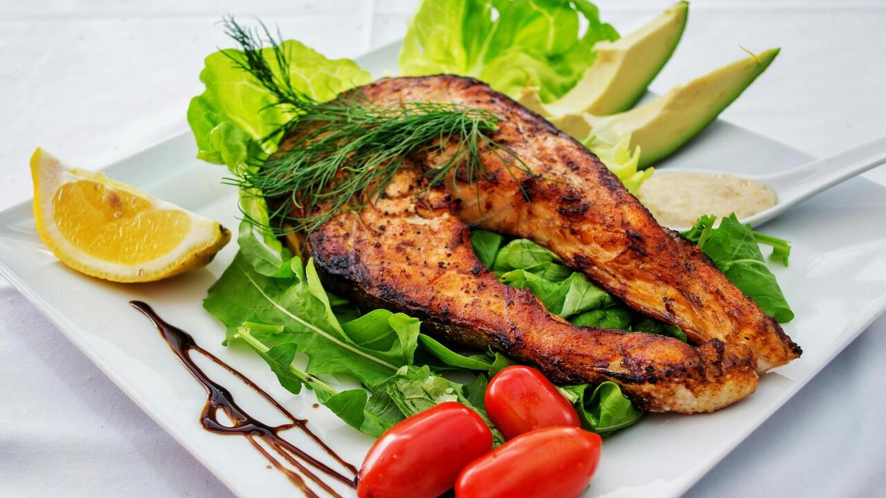 Can fish be reheated and how to do it safely: useful tips