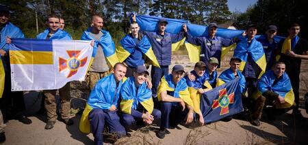 Ukraine returns 103 more defenders from captivity: all details, photos and videos