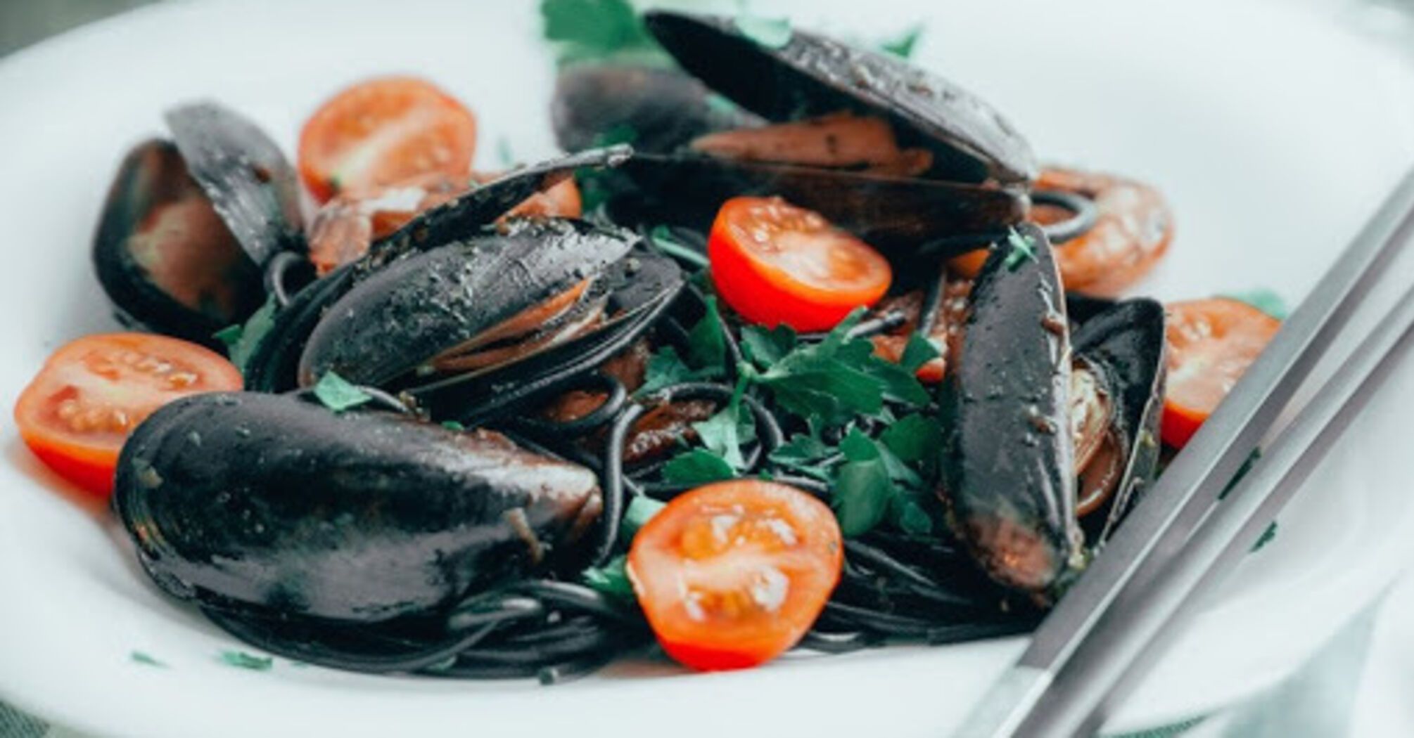 Perfect dinner - mussels with tomatoes: recipe