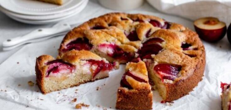 Autumn plum pie for tea: the dough is simple and fluffy