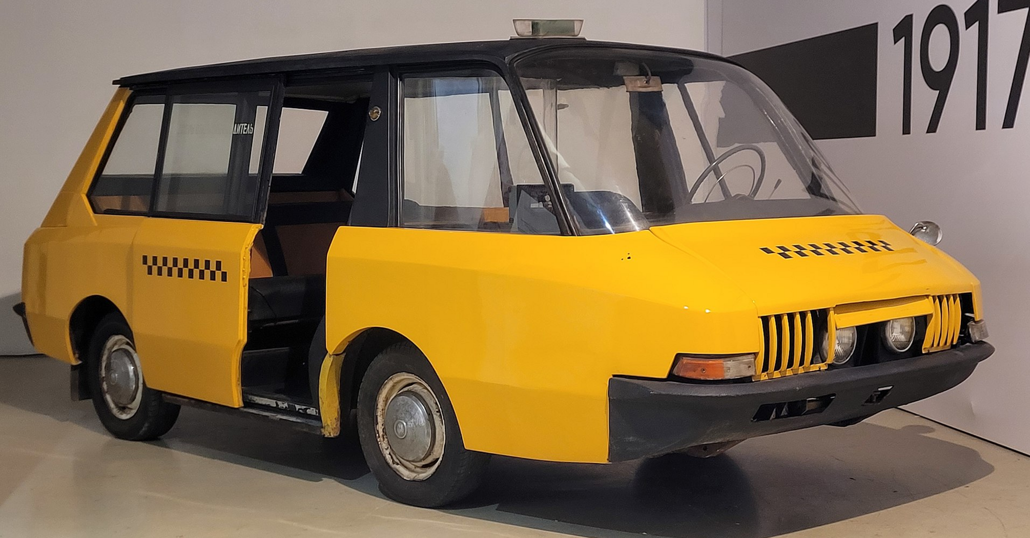 In the USSR, they tried to create a unique car for a taxi, but traditionally screwed up everything: how it was