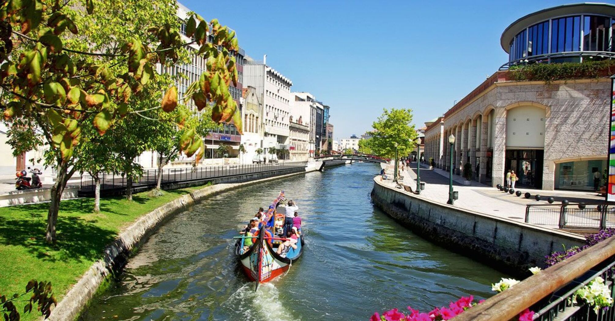 A small warm city with almost no tourists: "Portuguese Venice" offers an unforgettable experience