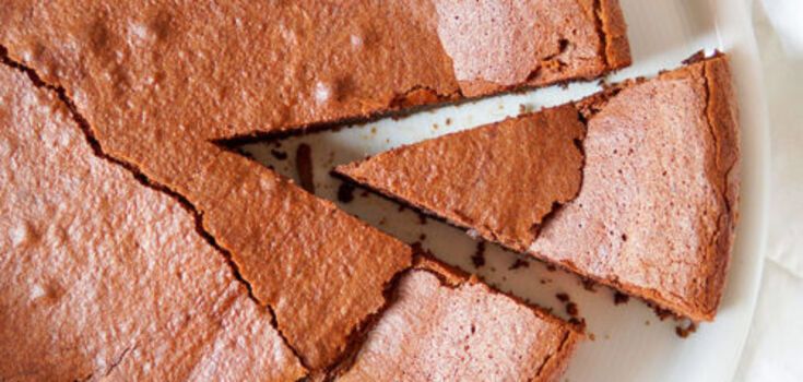 No flour and sugar: what to make a healthy and dietary tea cake with
