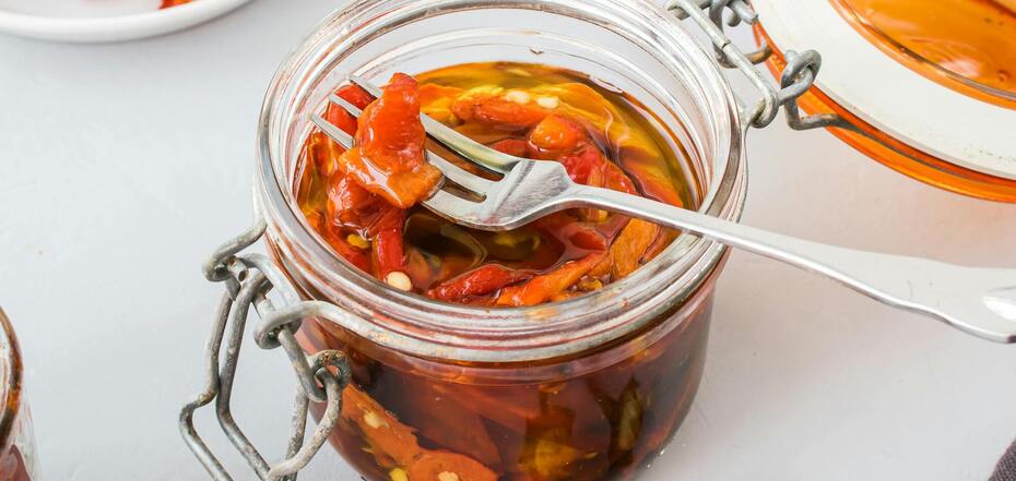 How to pickle chili peppers