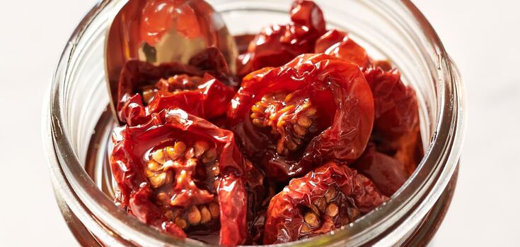 How to dry tomatoes at home: an independent appetizer or an addition to any dish