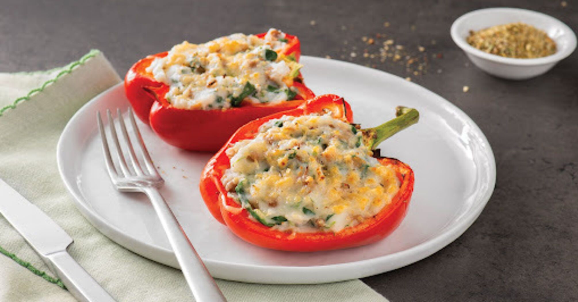 Stuffed peppers without rice: a recipe for a hearty dinner dish