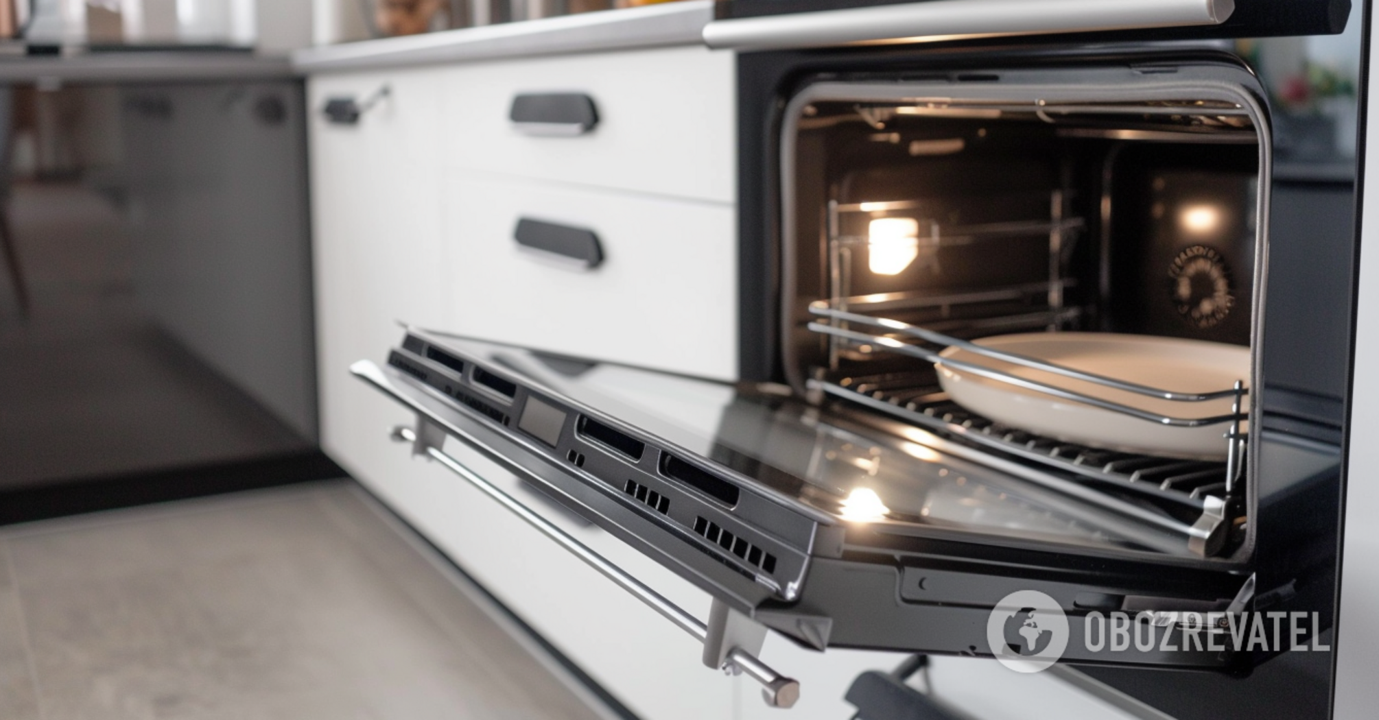 No need for soda and vinegar: an easy way to clean old grease on the oven door