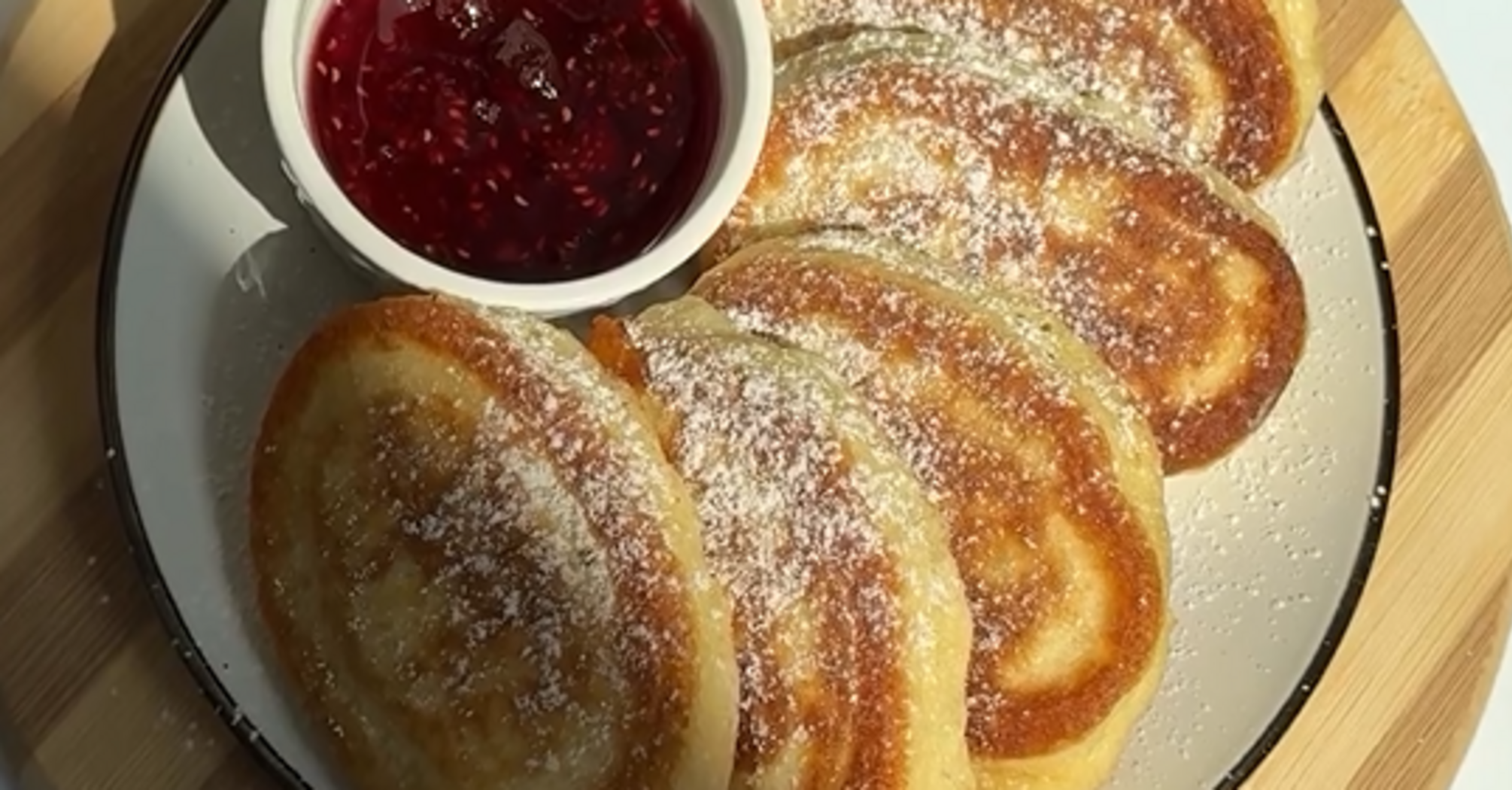 Fluffy mom's pancakes: an exact step-by-step recipe with all the proportions