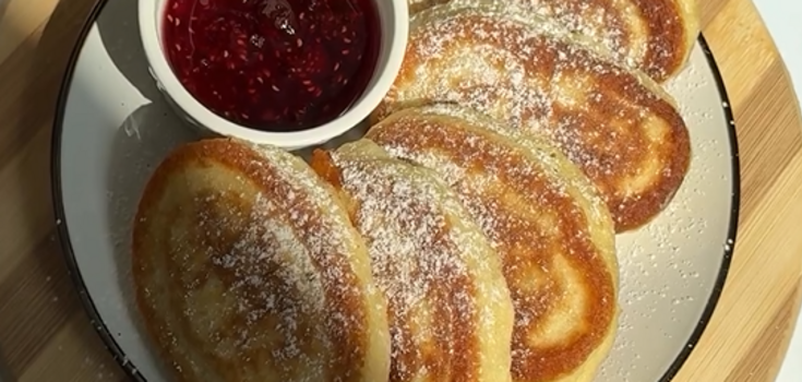 Fluffy mom's pancakes: an exact step-by-step recipe with all the proportions