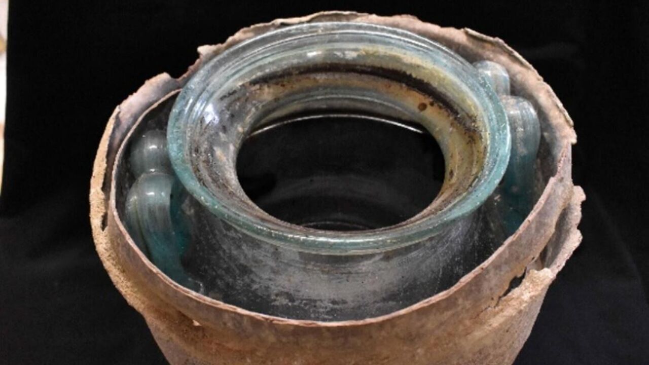 The world's oldest wine was found in Spain: what a muddy liquid with the ashes of the dead looks like. Photo