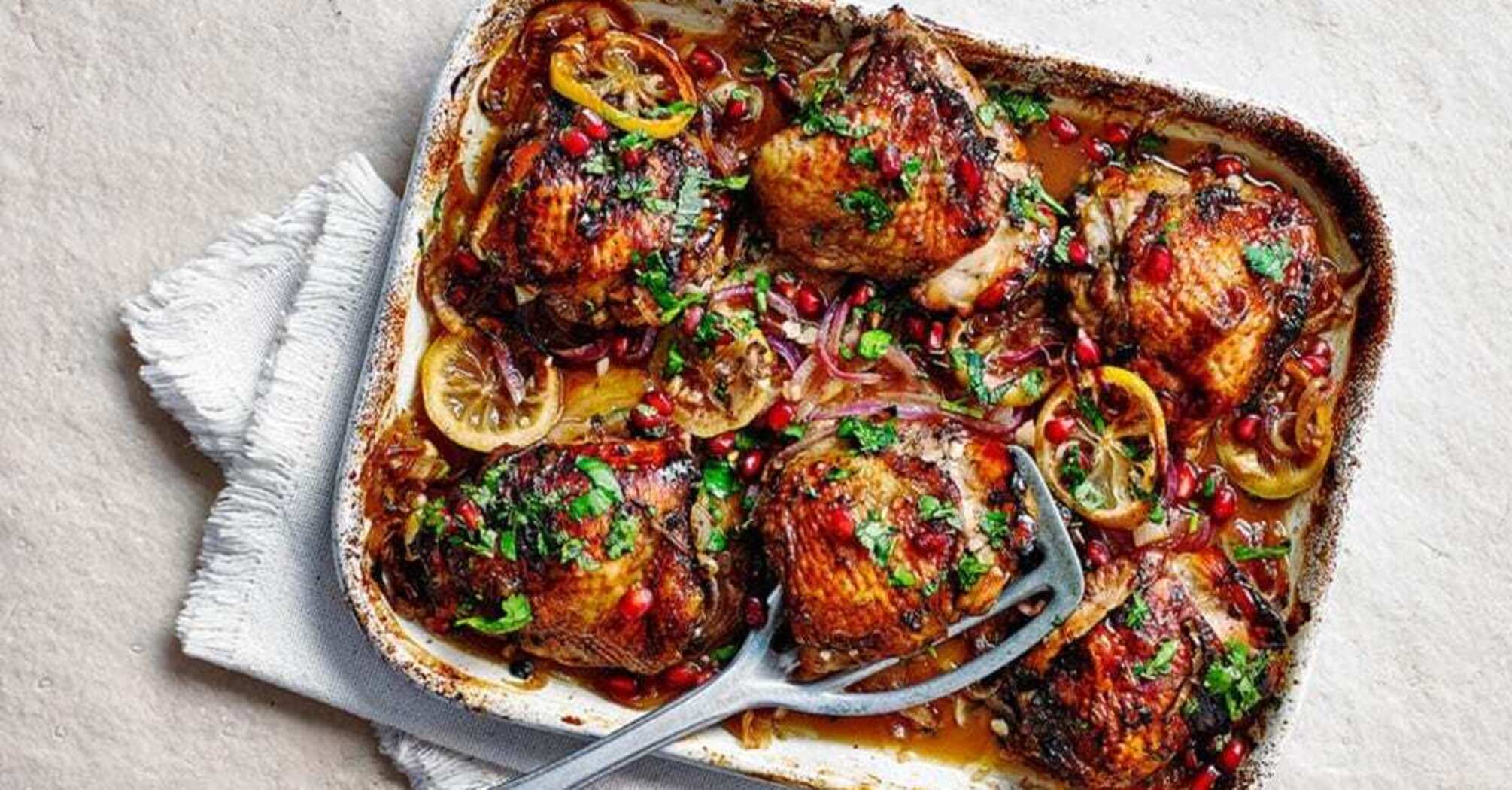 Chicken with cinnamon, pomegranate and nuts