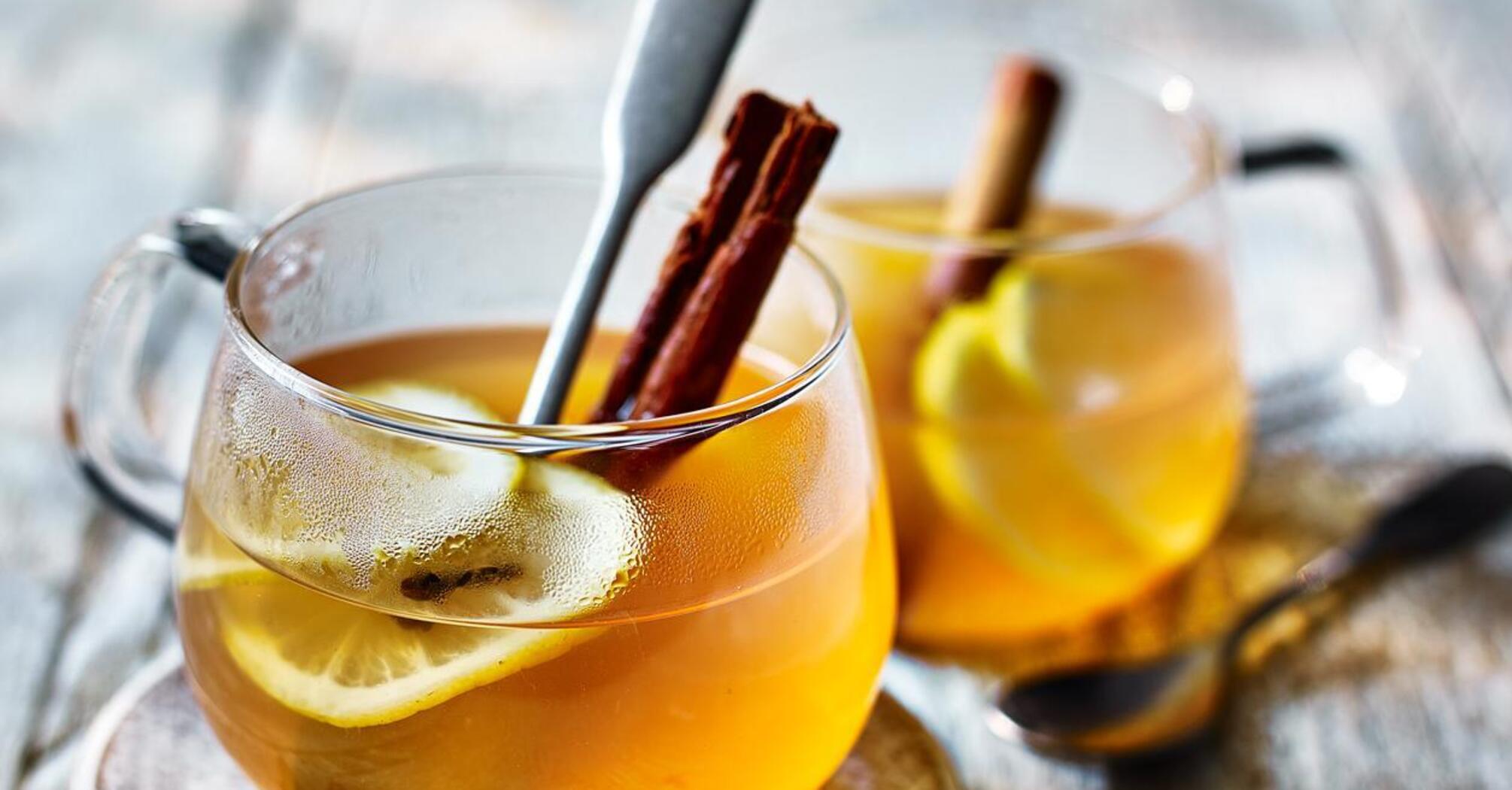 Unusual mulled white wine: perfect for warming up in cool weather