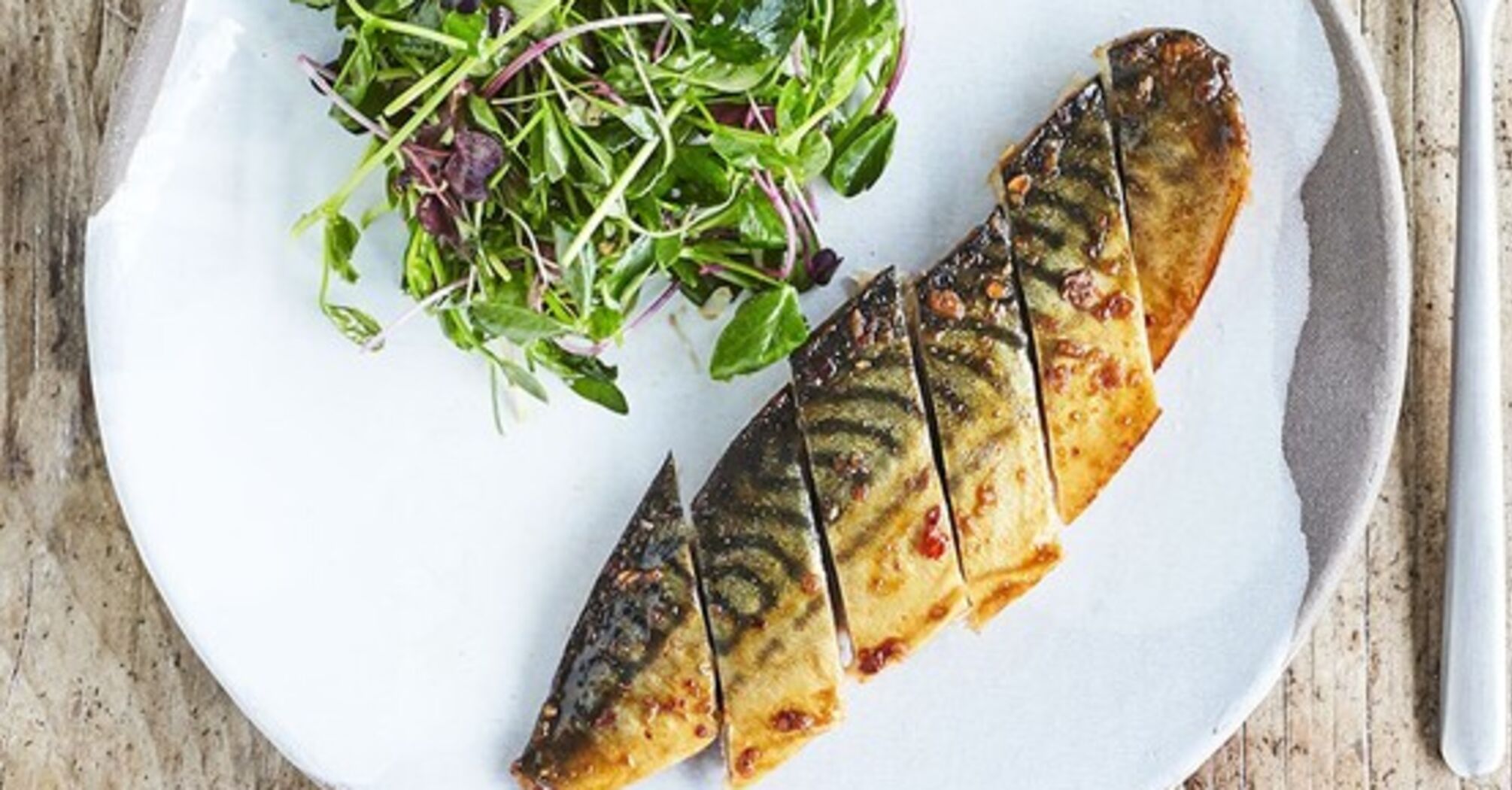 How to bake mackerel deliciously: the easiest recipe for a tasty and healthy dish