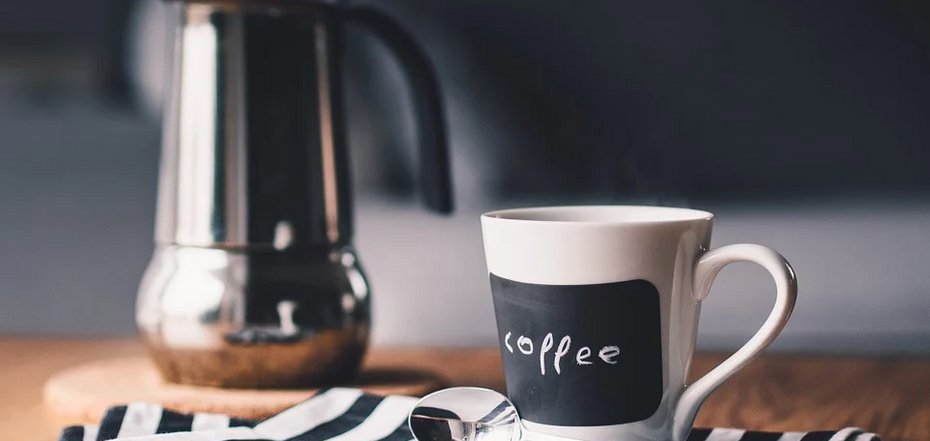 Several cups of coffee a day can unbalance the thyroid gland