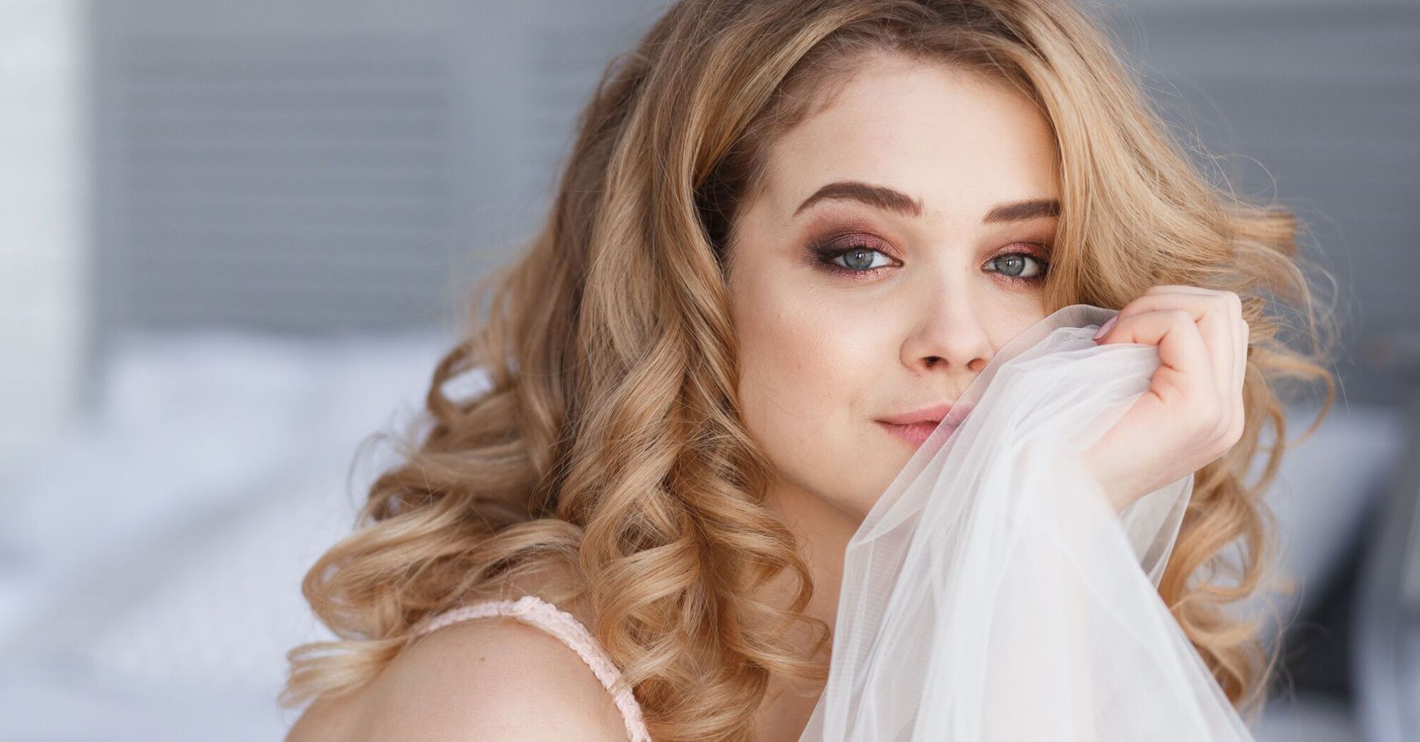 Will look professional: how to do your own wedding makeup