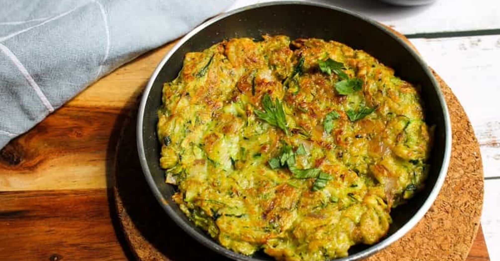 Hearty zucchini pancake in just 15 minutes: cooked in a skillet