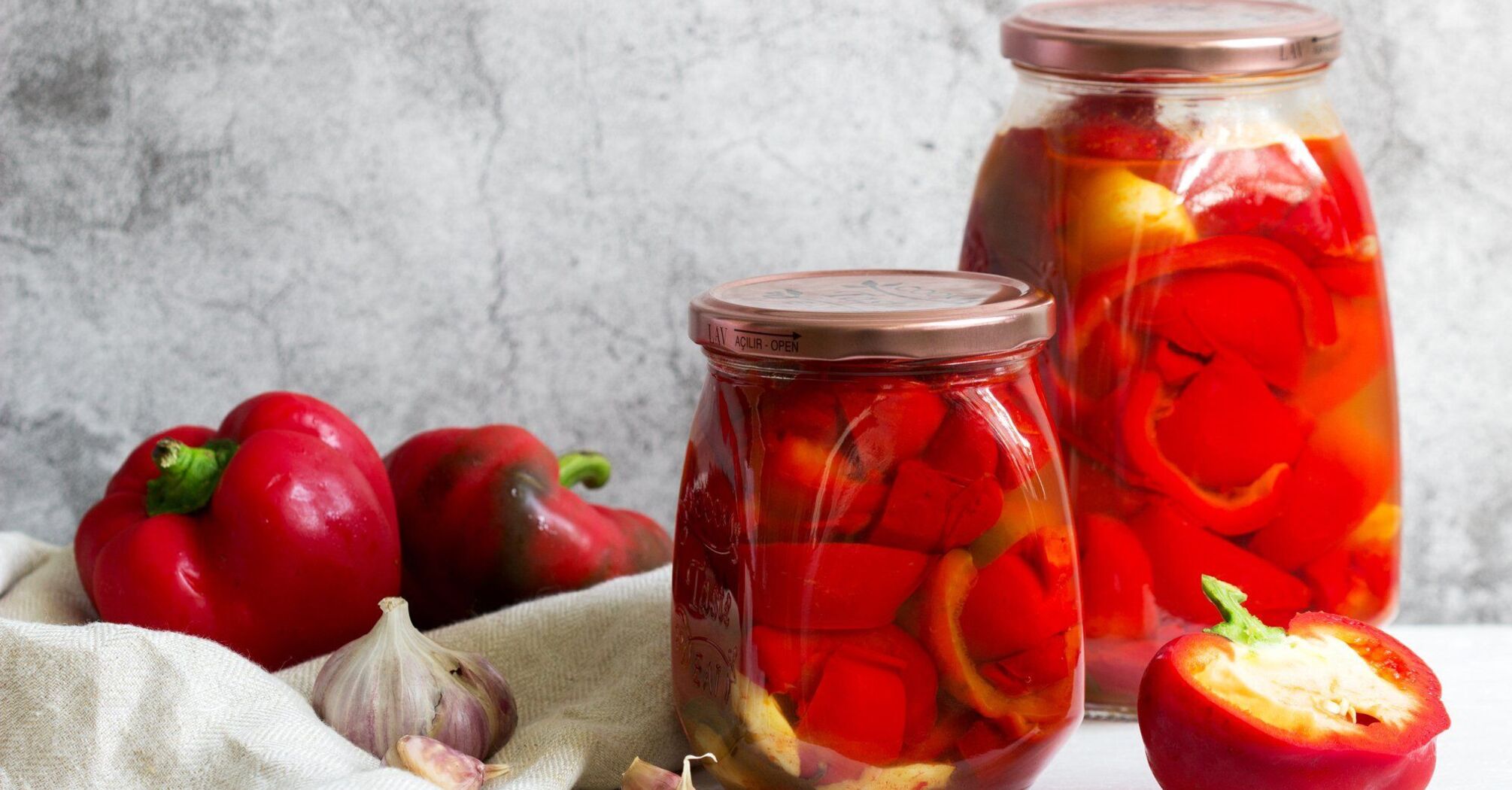 How to marinate peppers for winter: a variant of tasty and flavorful appetizer