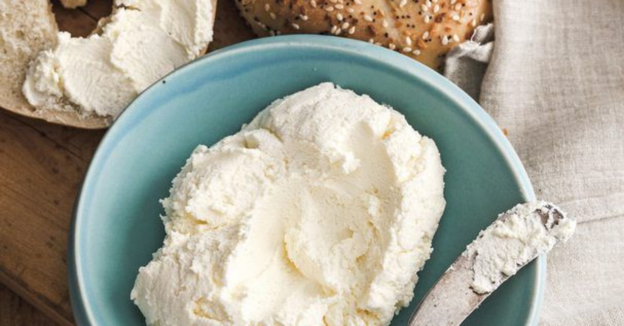 How to make cream cheese from one ingredient: share the secret and recipe