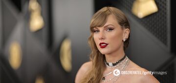 Taylor Swift brought the world's ugliest shoes back into fashion: these clunky boots were worn in 2013. Photo