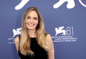 Angelina Jolie's hair color named the perfect option for fall: what is the secret of 'Sunlit Honey Blonde'