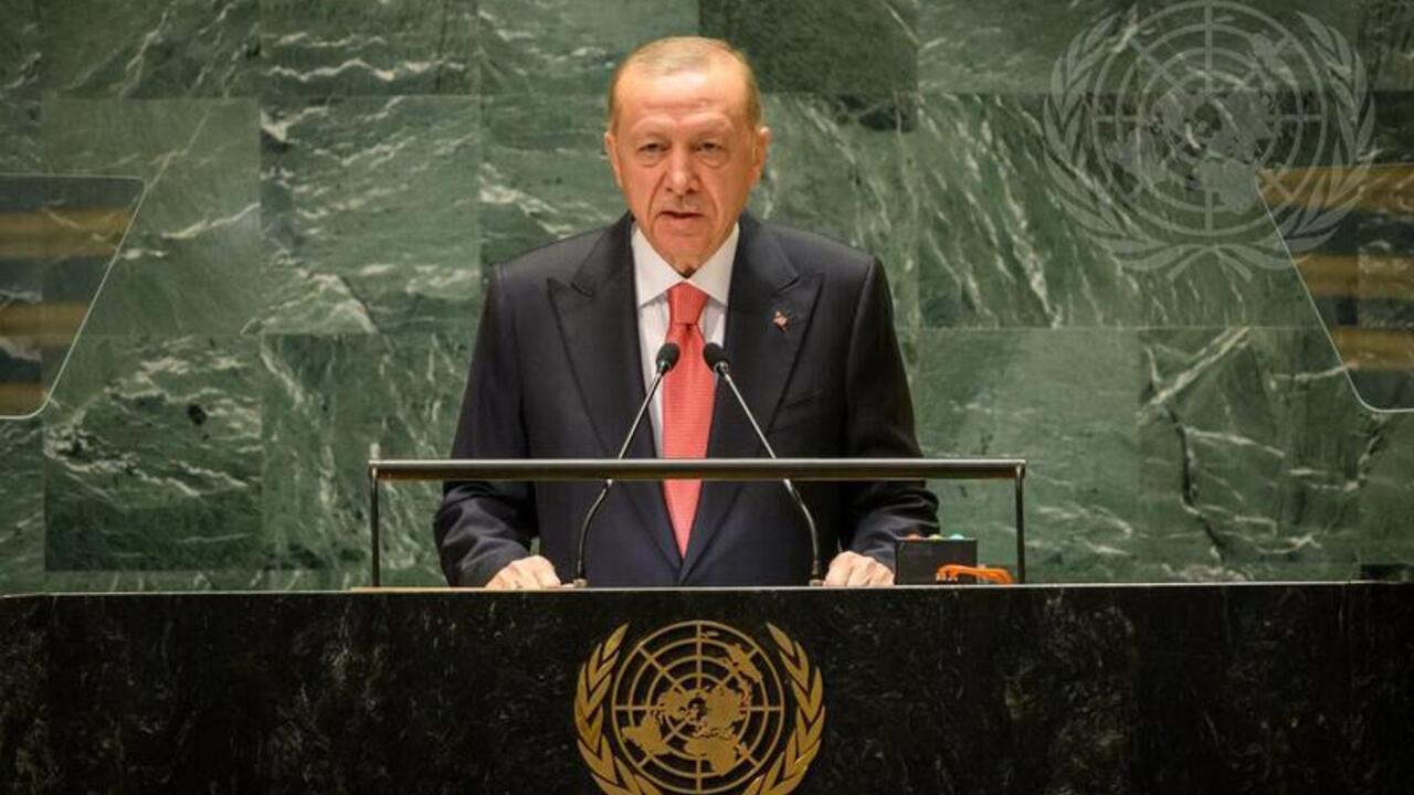 Wojna powinna zakończyć się dialogiem opartym na integralności terytorialnej Ukrainy - Erdogan