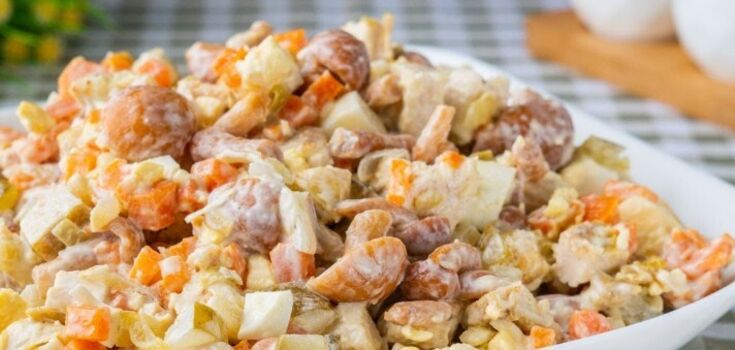Masherivsky salad with mushrooms and chicken: a worthy replacement for olivier