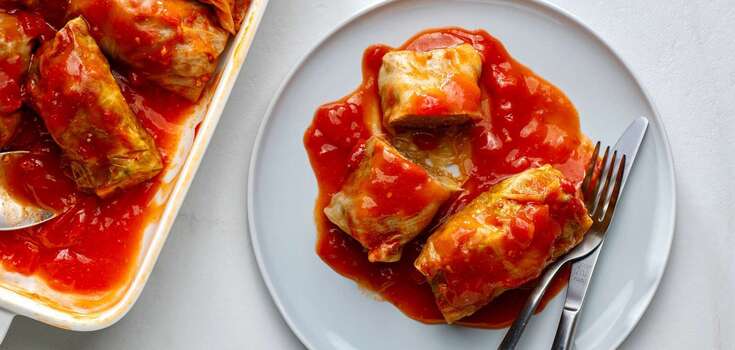 Juicy cabbage rolls with Chinese cabbage and without rice: a recipe for a delicious dish in a new way