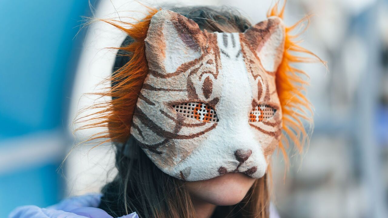What are furries and how do they differ from quadrobists? Photo