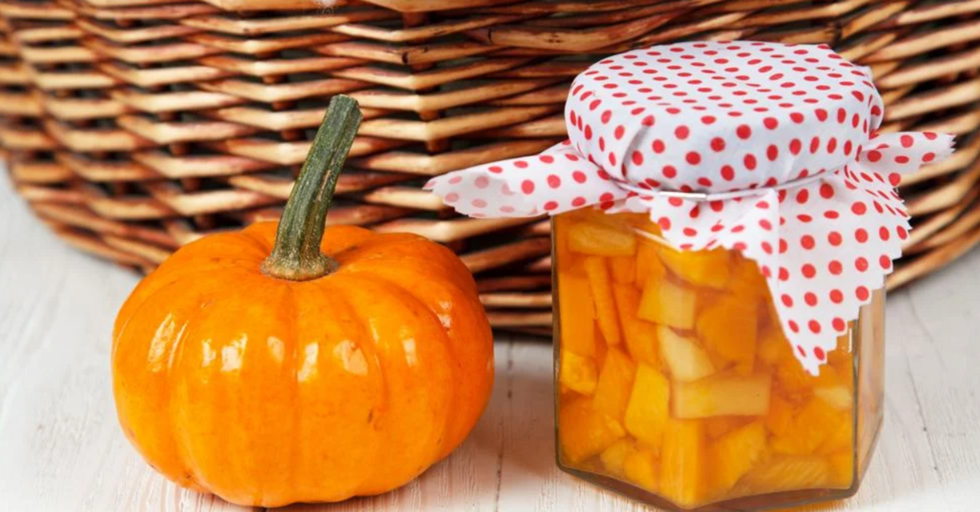 Pumpkin like a mango for the winter: how to preserve a seasonal vegetable in an unusual way