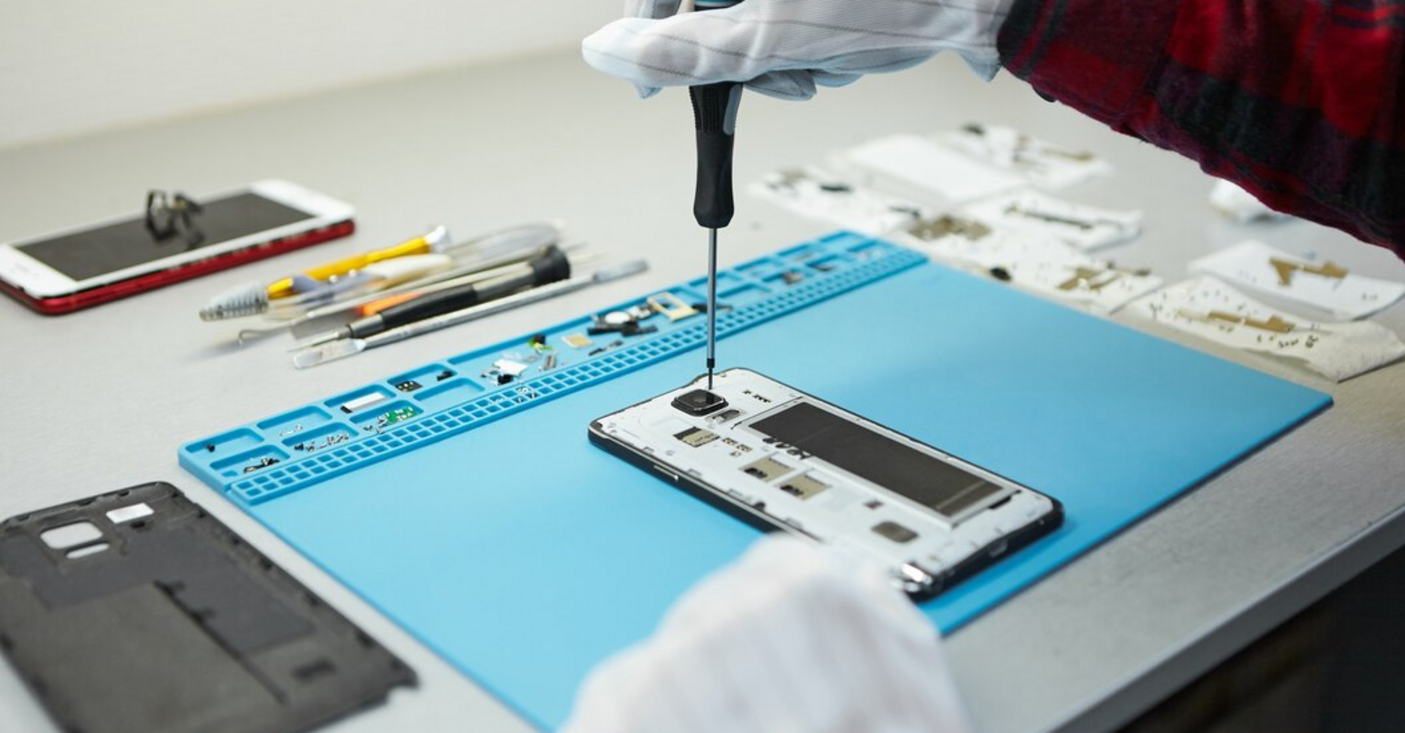 How to replace the battery in iPhone 16: the process has been greatly simplified