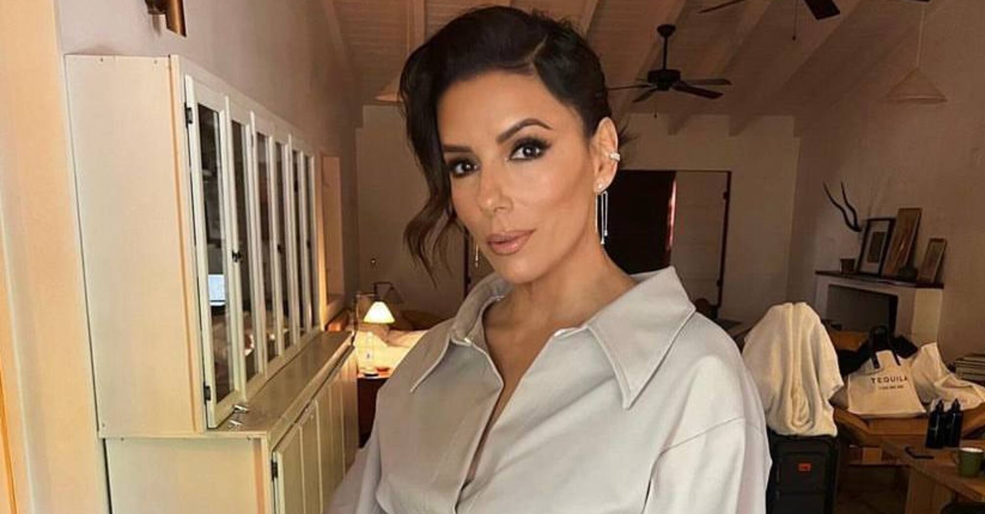 Eva Longoria shows off monochromatic outfit in trendy fall color. Photo